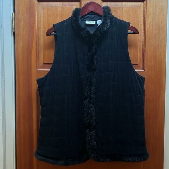 Chicos Faux Fur Traveler Trim Vest Quilted 4 hook/eye front closures Sz. 3=XL/16 - Picture 16 of 16